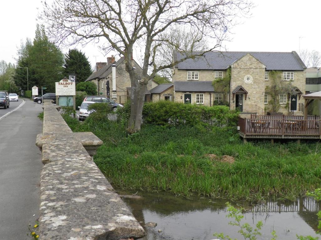 The Talbot Inn Eynsham Екстер'єр фото