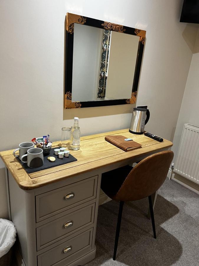 The Talbot Inn Eynsham Екстер'єр фото