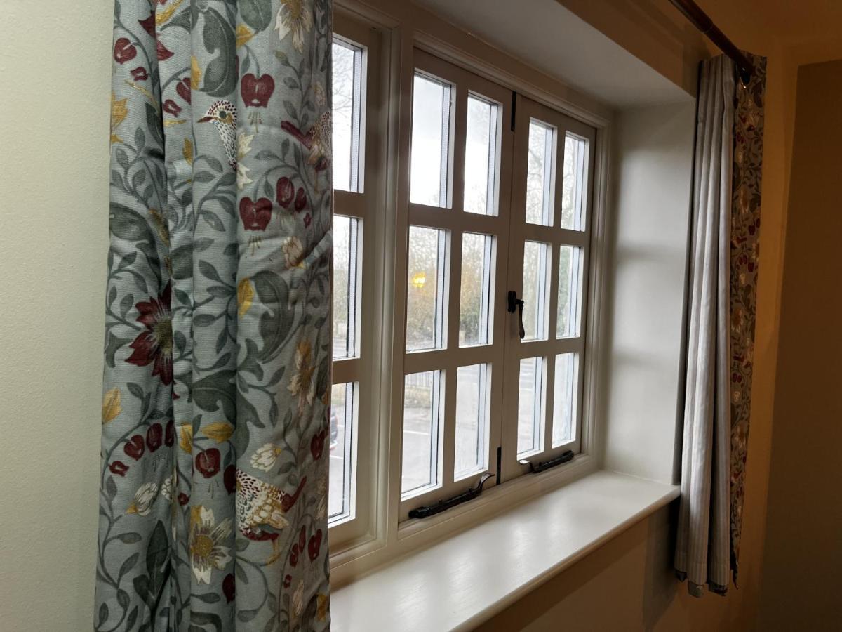 The Talbot Inn Eynsham Екстер'єр фото